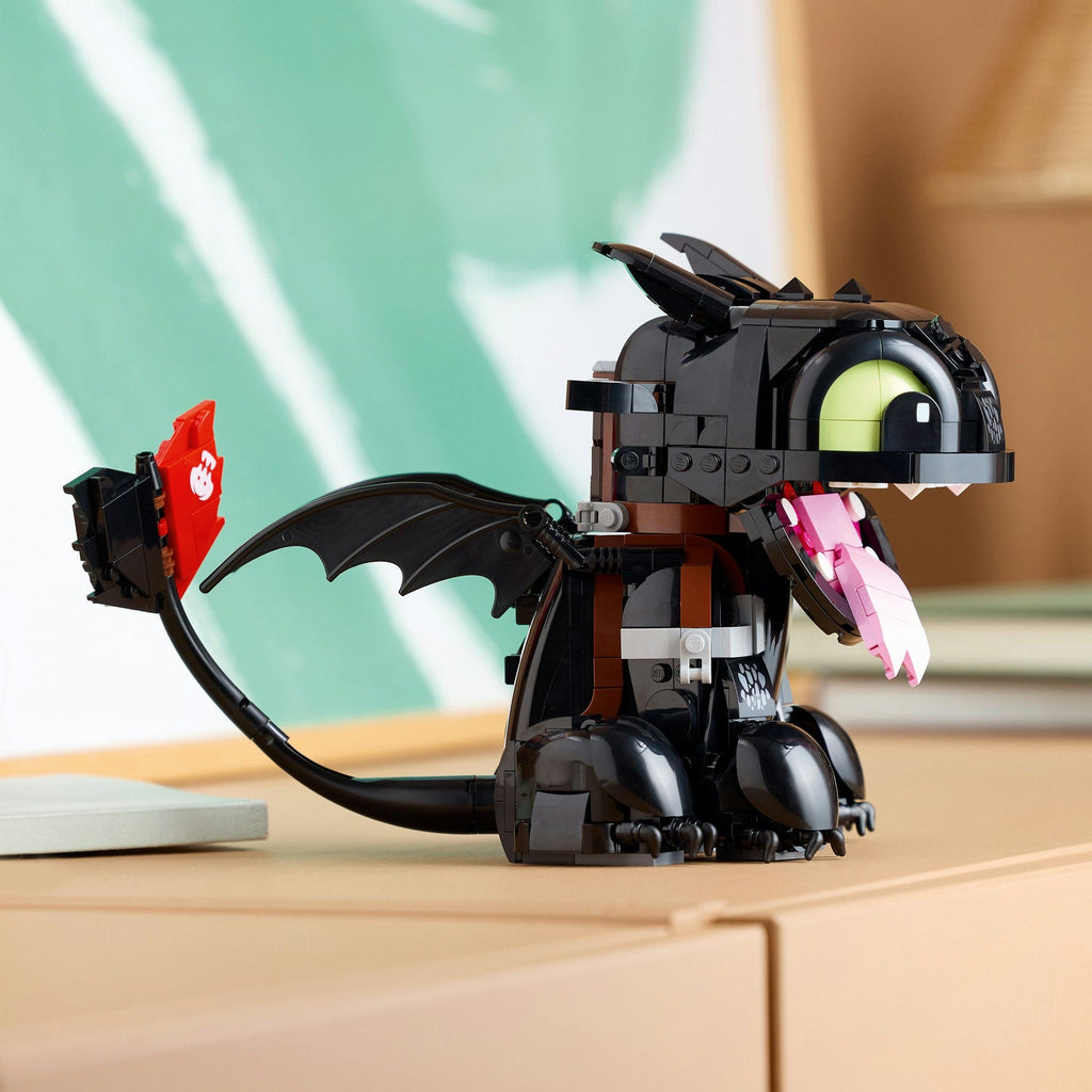 ICONS™ How to Train Your Dragon: Toothless