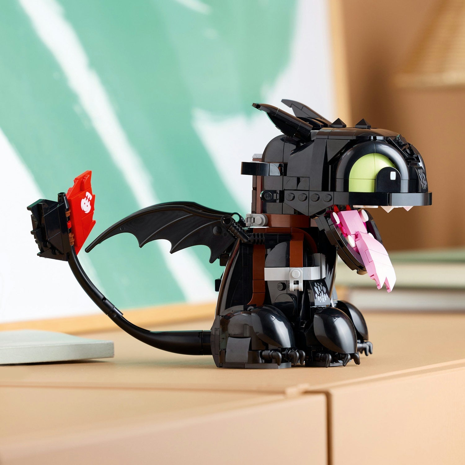 ICONS™ How to Train Your Dragon: Toothless