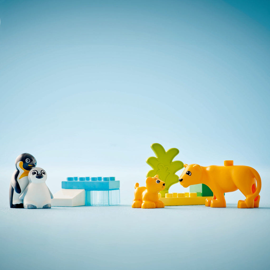 DUPLO™ Wild Animal Families: Penguins & Lions
