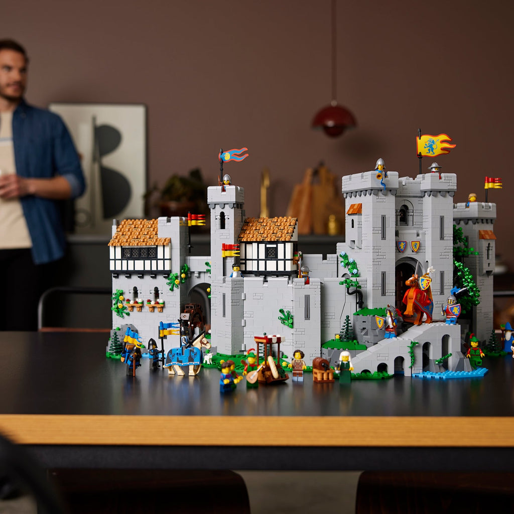 ICONS™ Lion Knights' Castle