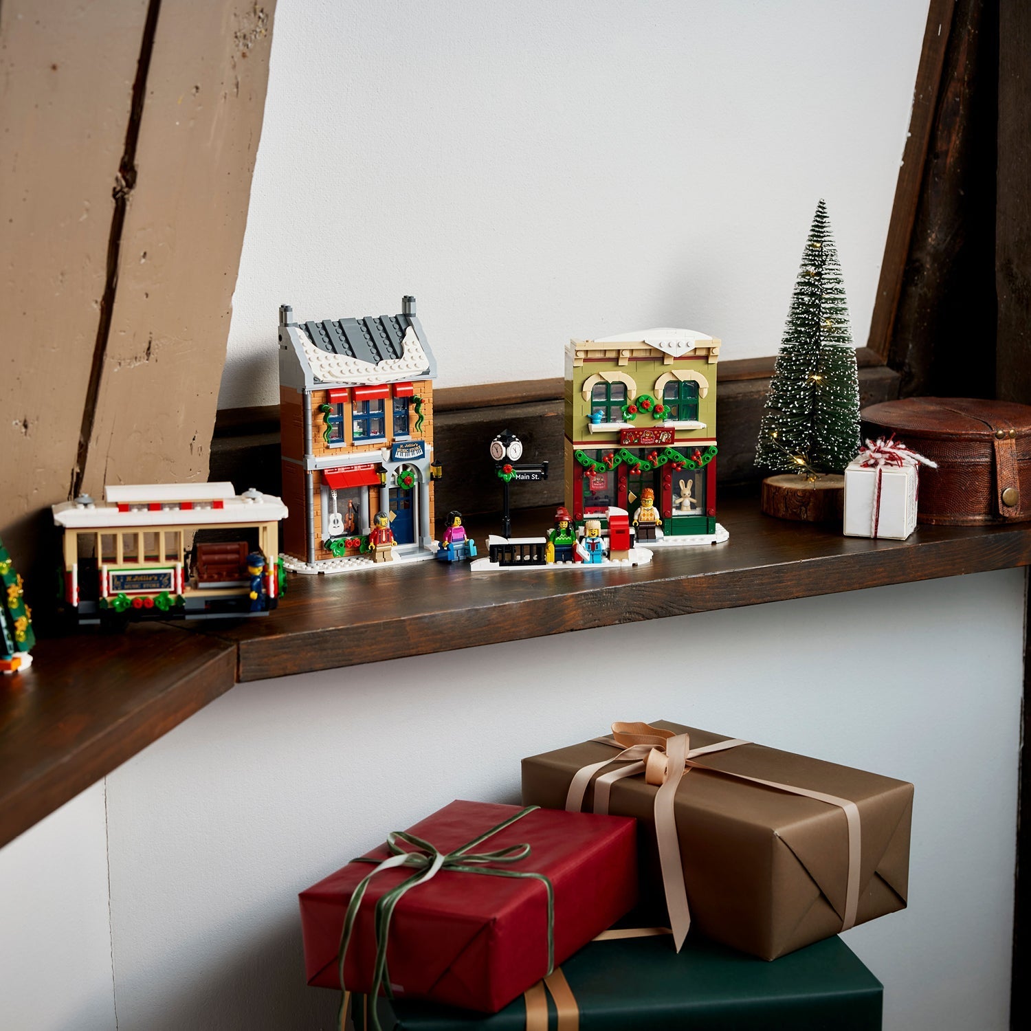 ICONS™ Holiday Main Street