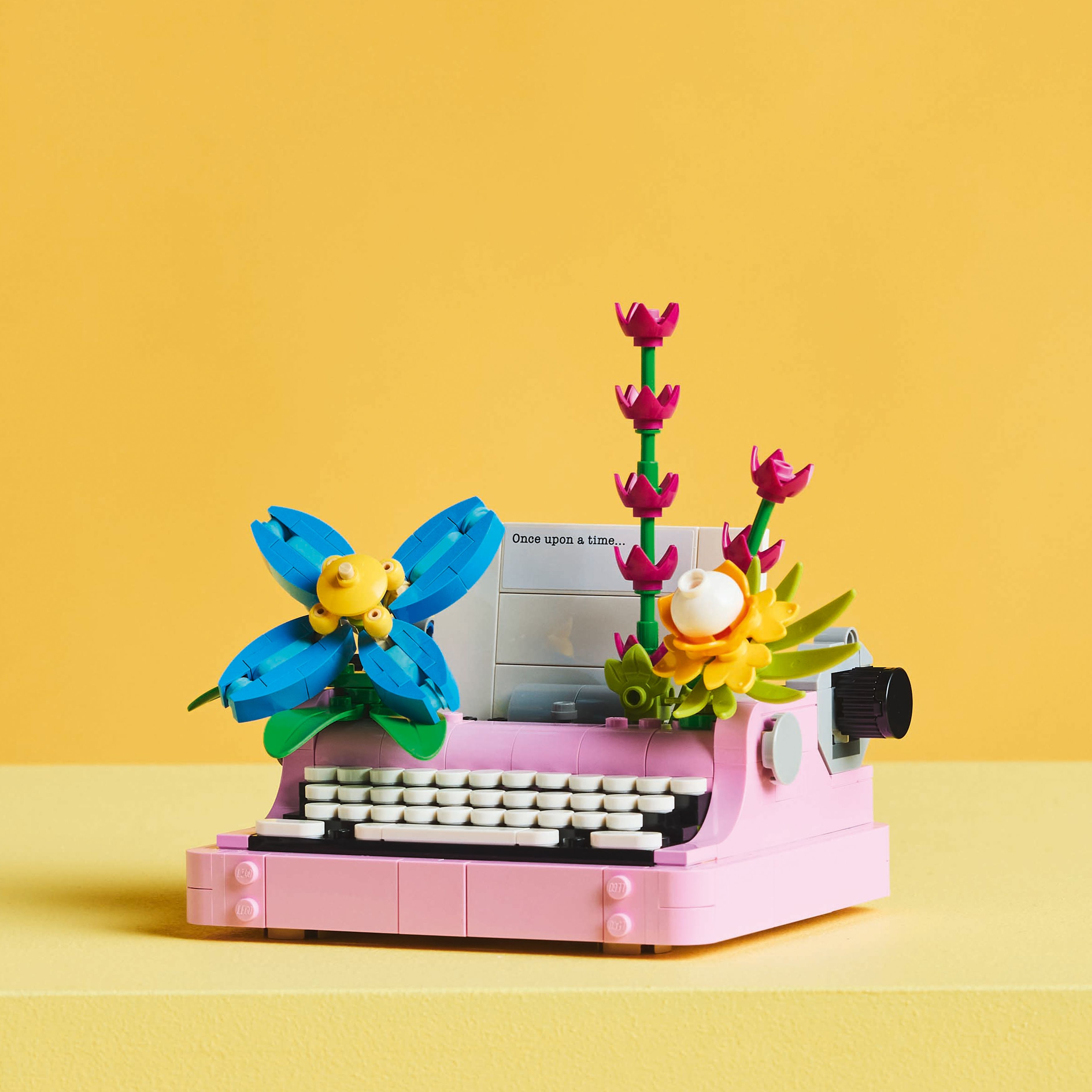Creator 3-in-1 Typewriter with Flowers