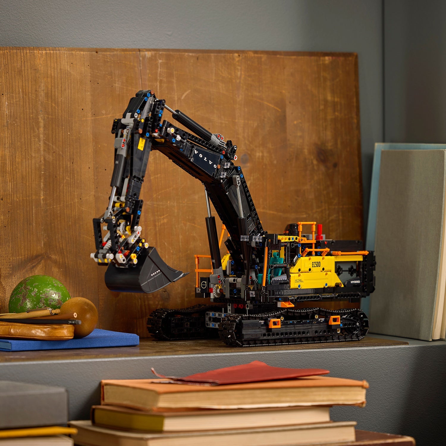 Technic Volvo EC500 Hybrid Excavator