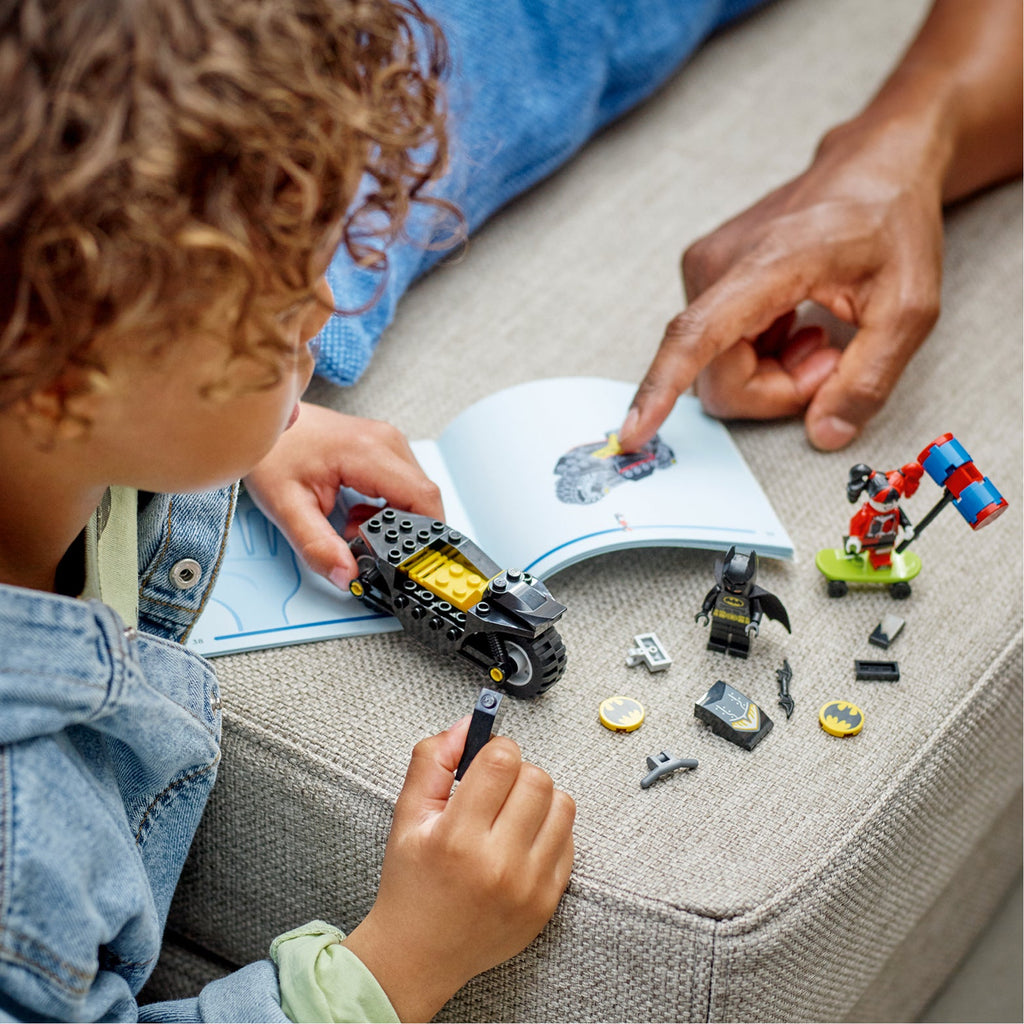 DC Batman™ versus Harley Quinn™