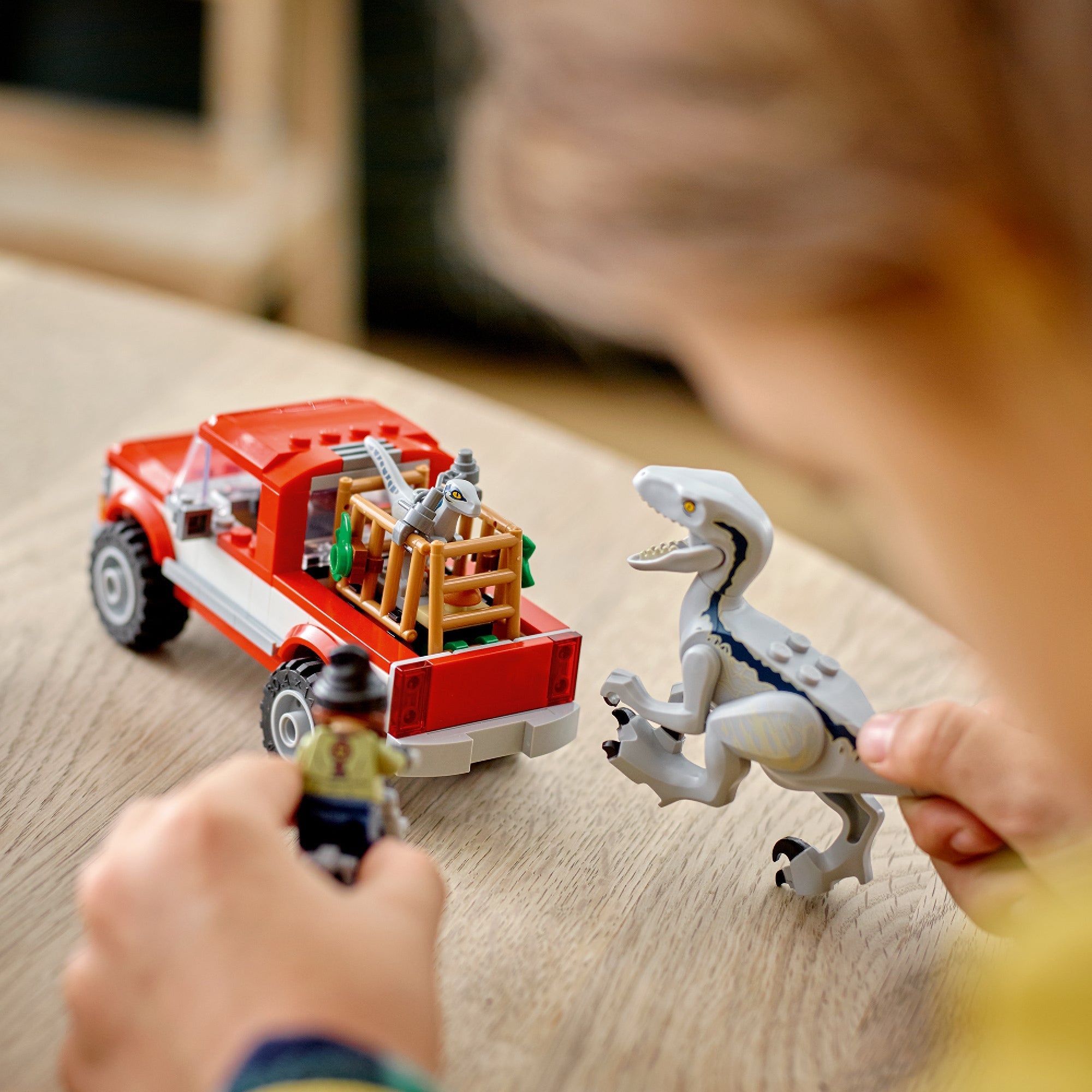 Jurassic World Blue & Beta Velociraptor Capture