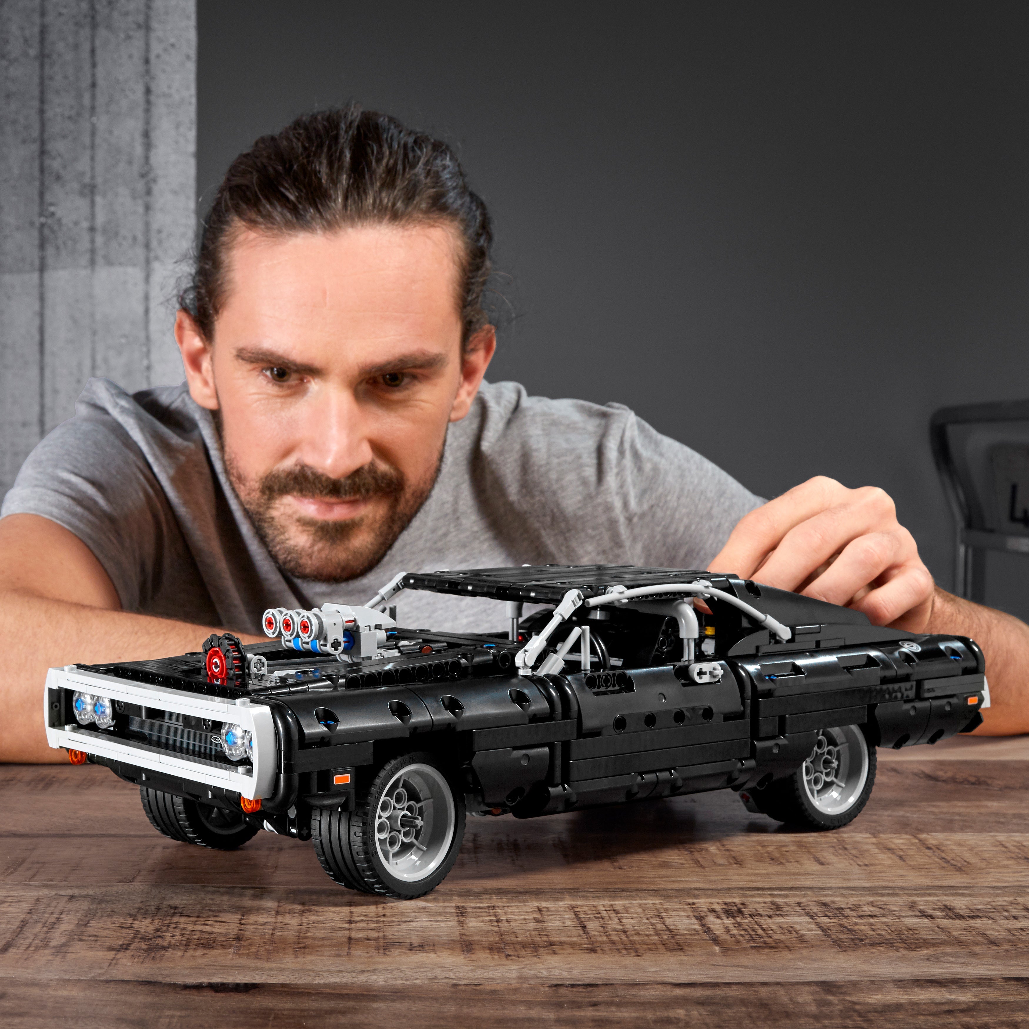 Technic™ Doms Dodge Charger