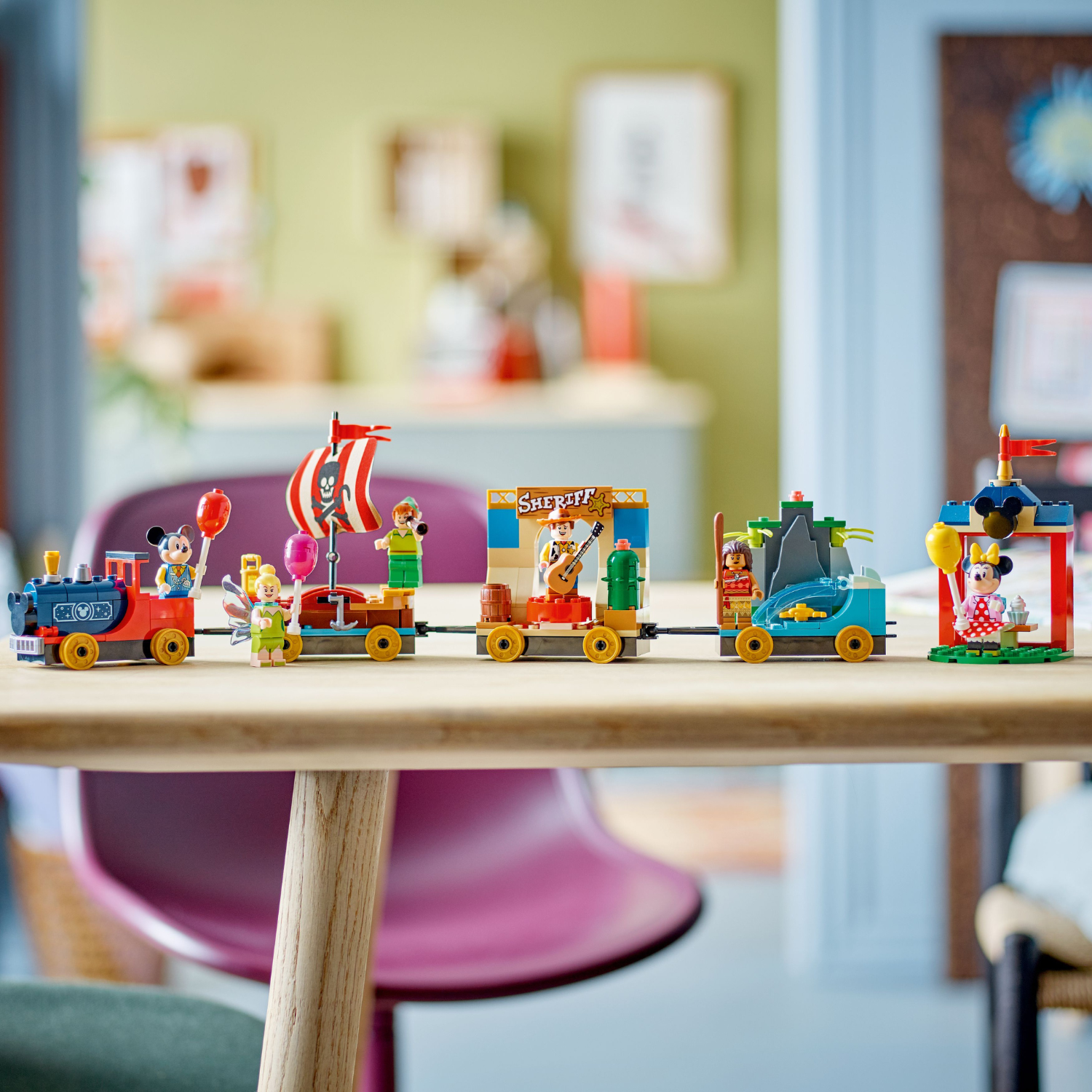 Disney™: Disney Celebration Train