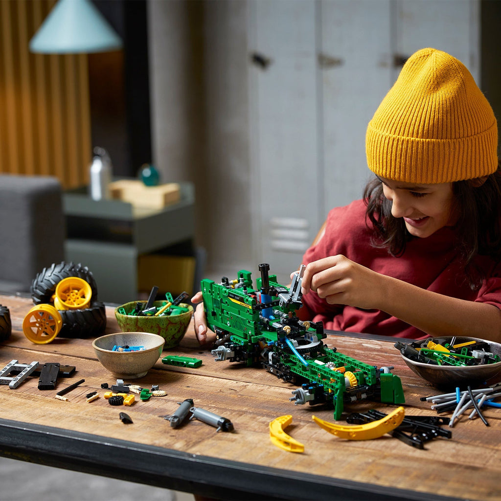 Technic™ John Deere 948L-II Skidder