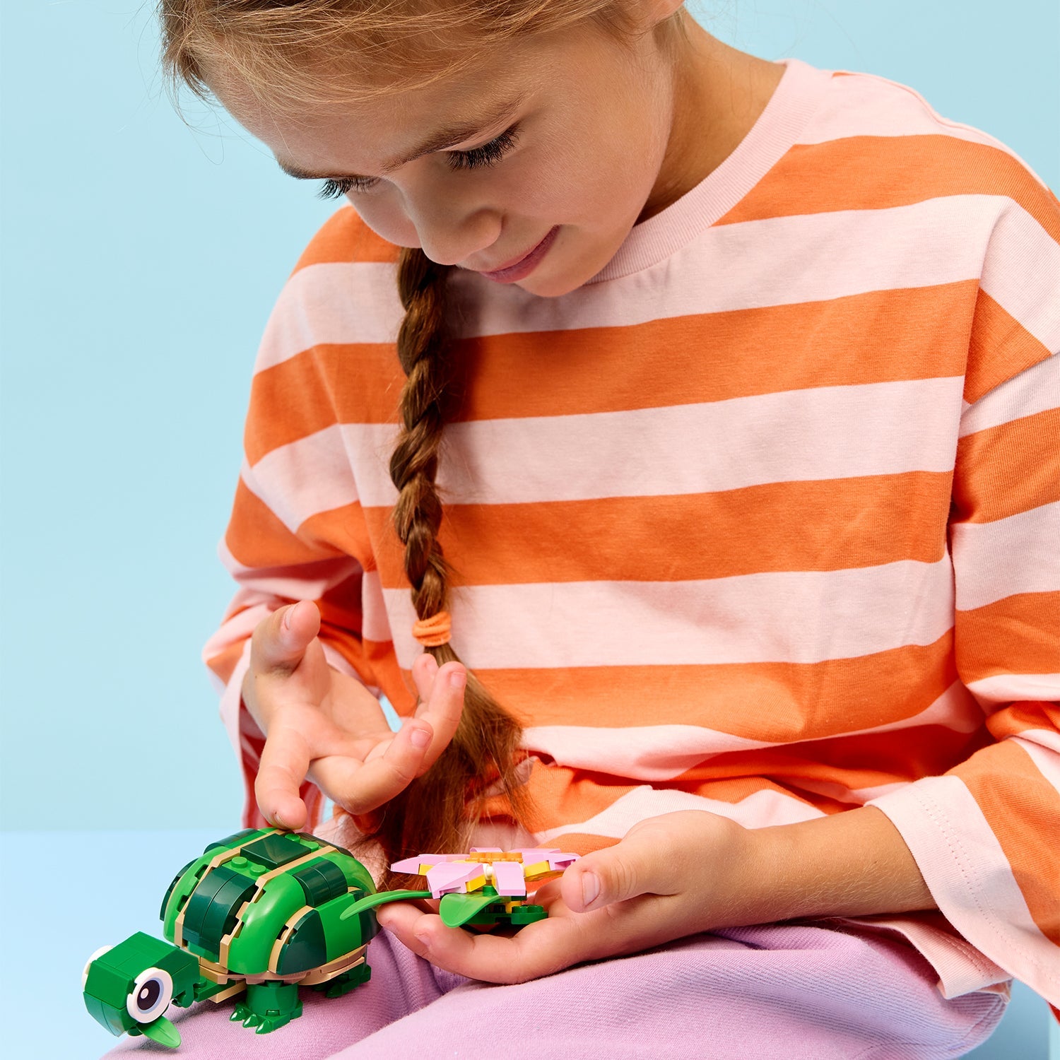 Creator 3-in-1 Turtle with a Water Lily Flower