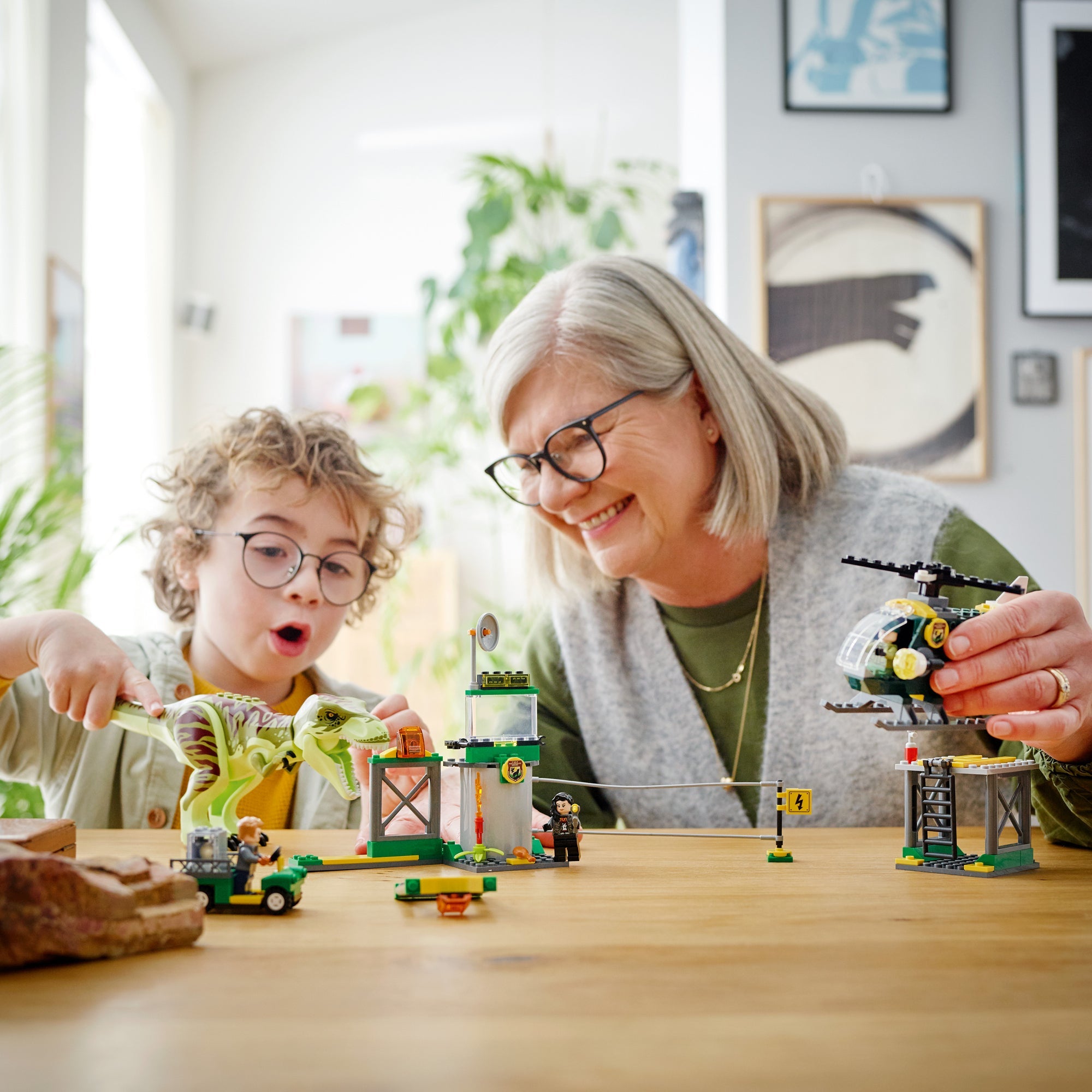 Jurassic World T. rex Dinosaur Breakout