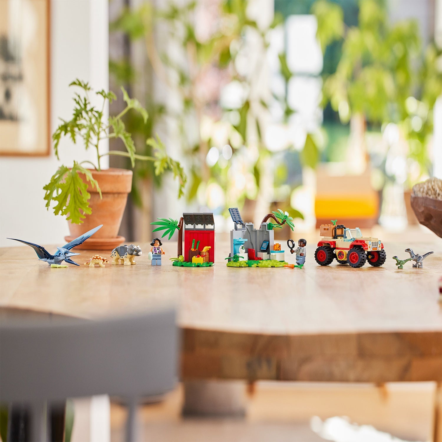 Jurassic World™ Baby Dinosaur Rescue Center