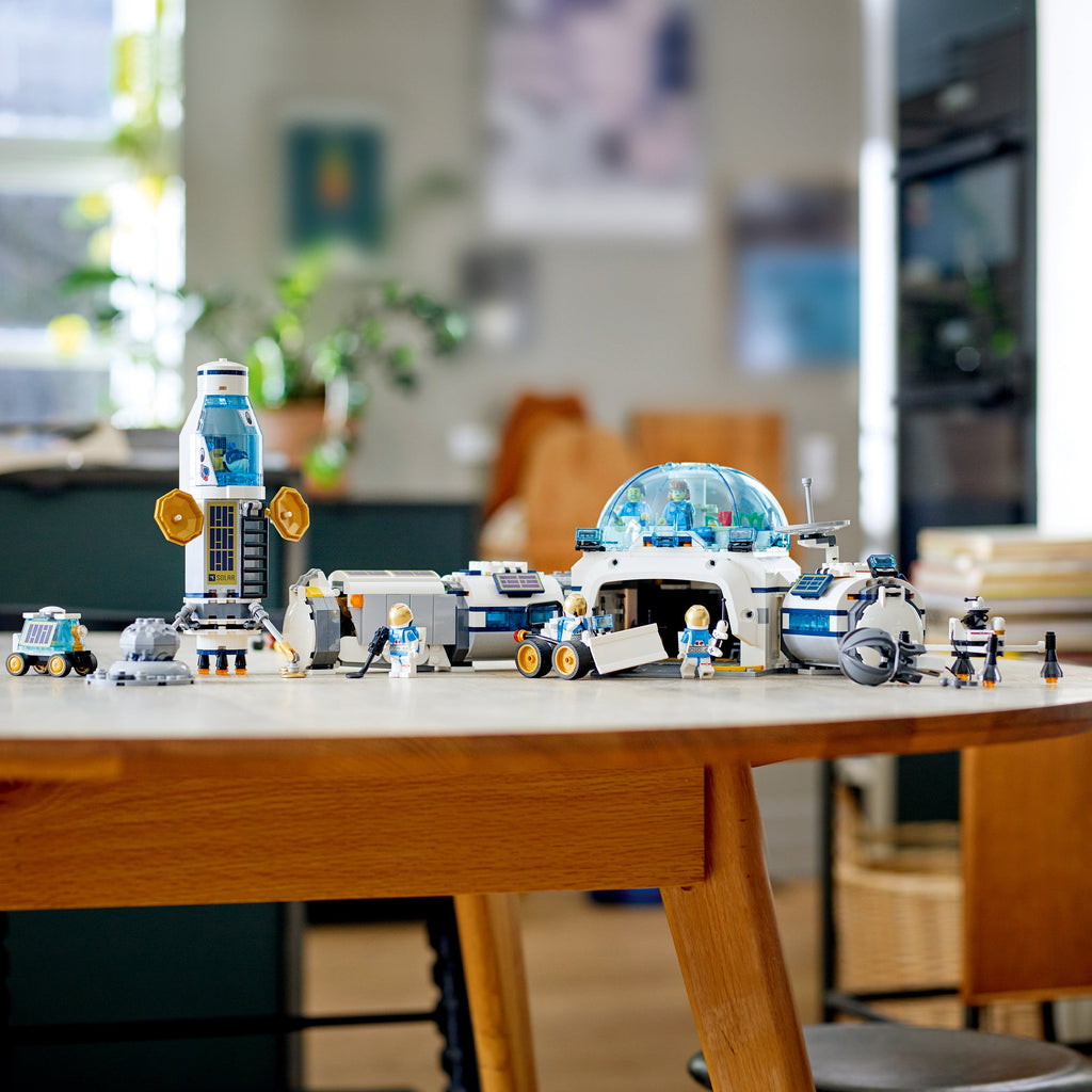 City Lunar Research Base