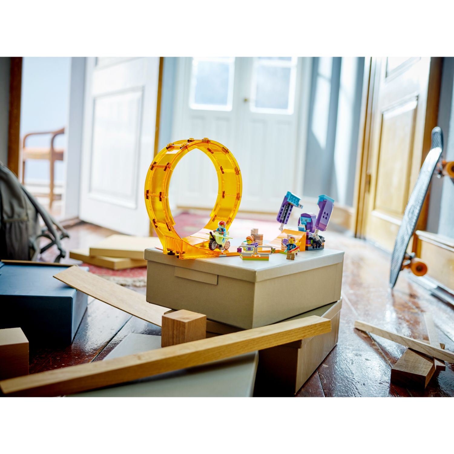 City Smashing Chimpanzee Stunt Loop