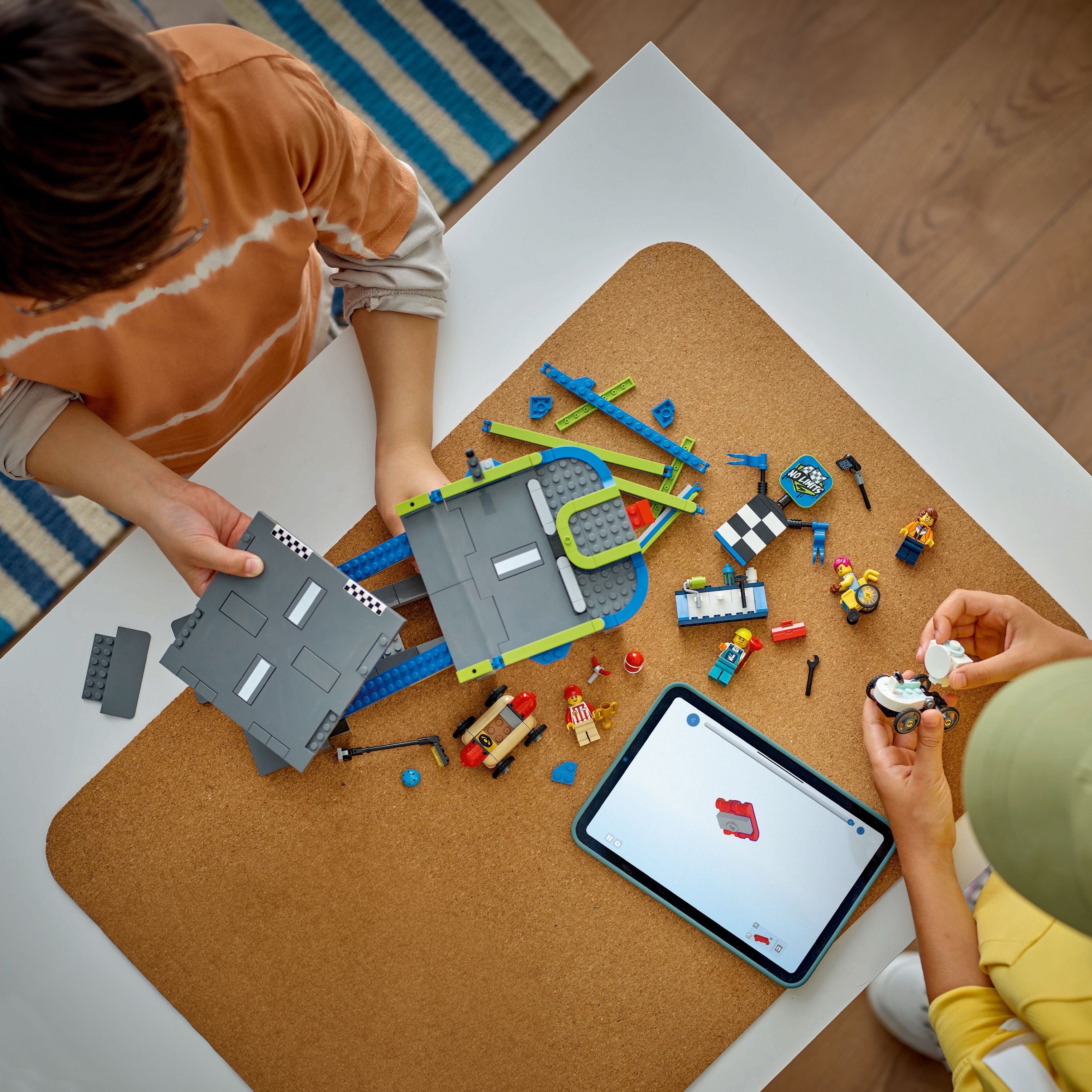 City No Limits: Race Car Ramp Track