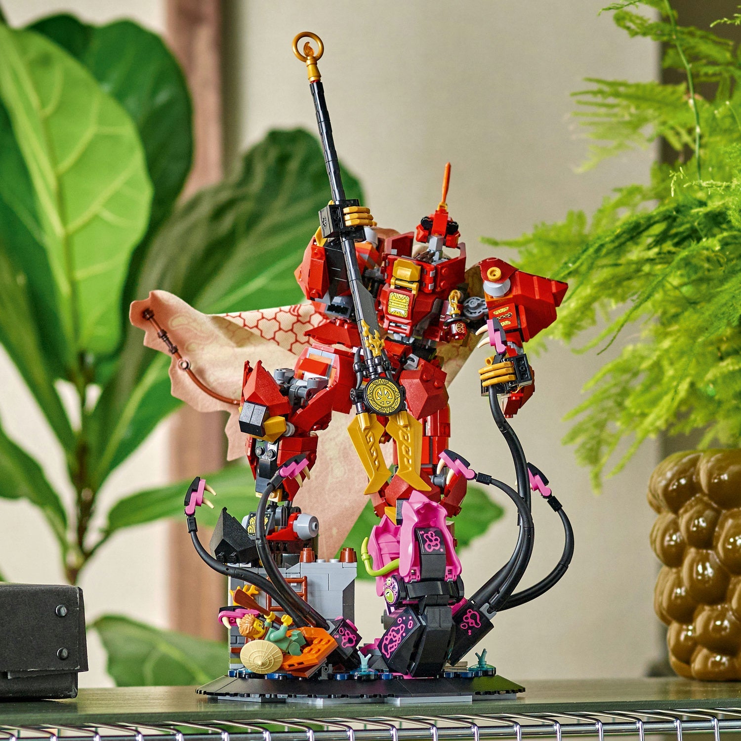 NINJAGO® The Fire Knight Mech