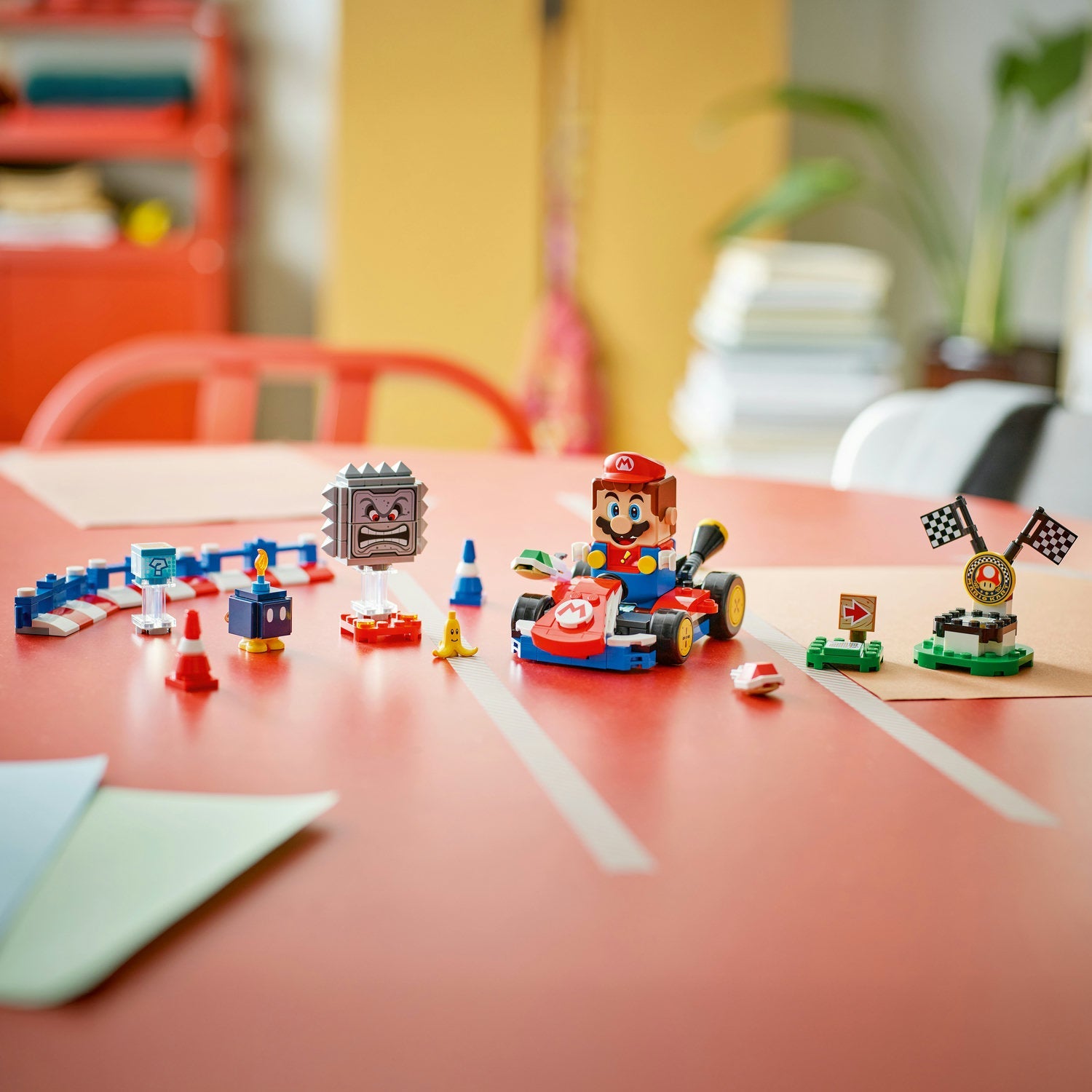 Super Mario™: Mario Kart™ – Interactive Mario™ & Standard Kart