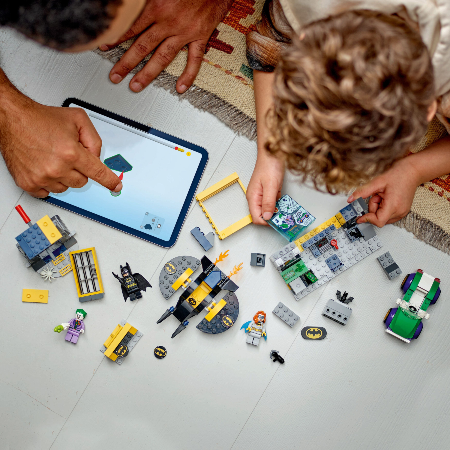 DC Batman™ The Batcave™ with Batman, Batgirl™ & The Joker™