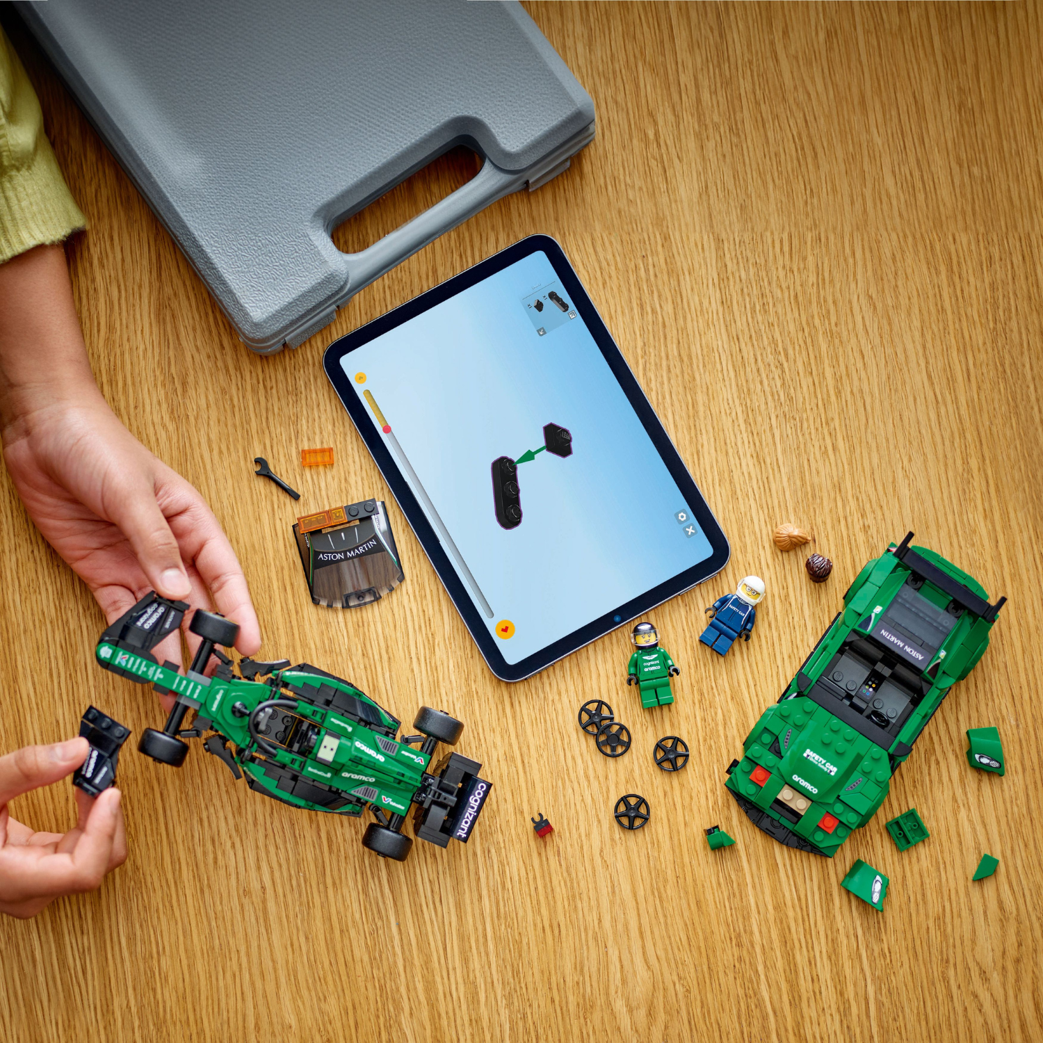 Speed Champions Aston Martin Safety Car & AMR23