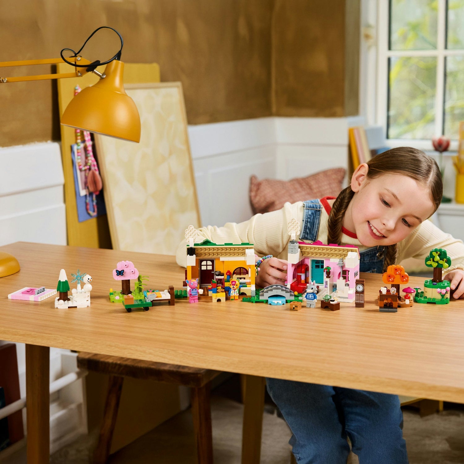 Animal Crossing™ Creative Houses: Seasons of Fun