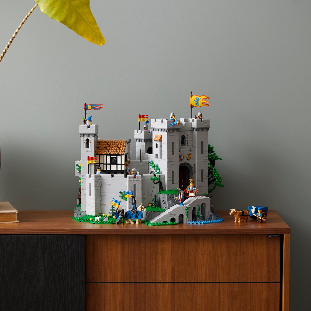 ICONS™ Lion Knights' Castle