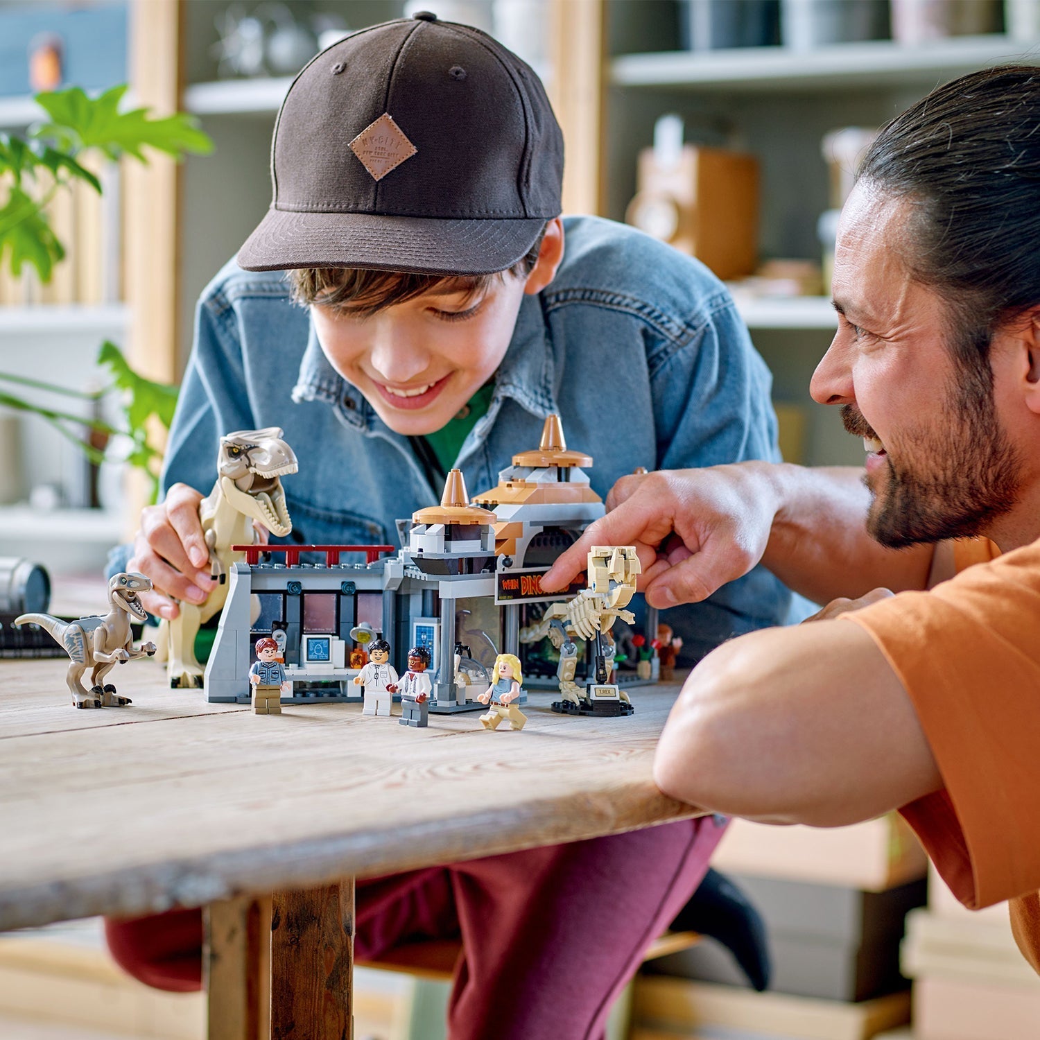 Jurassic Park Visitor Center: T. rex & Raptor Attack