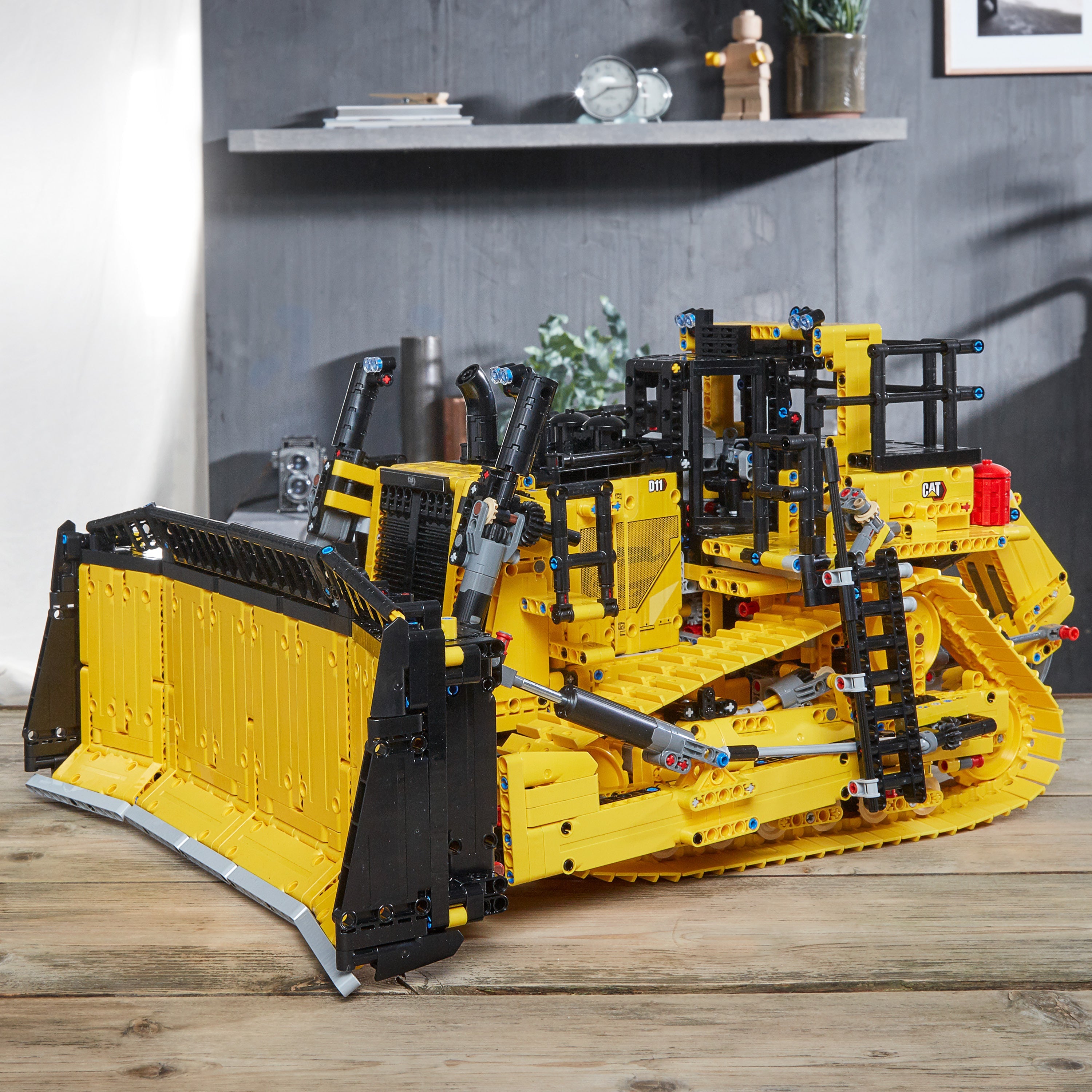 Technic™ App-Controlled Cat® D11 Bulldozer