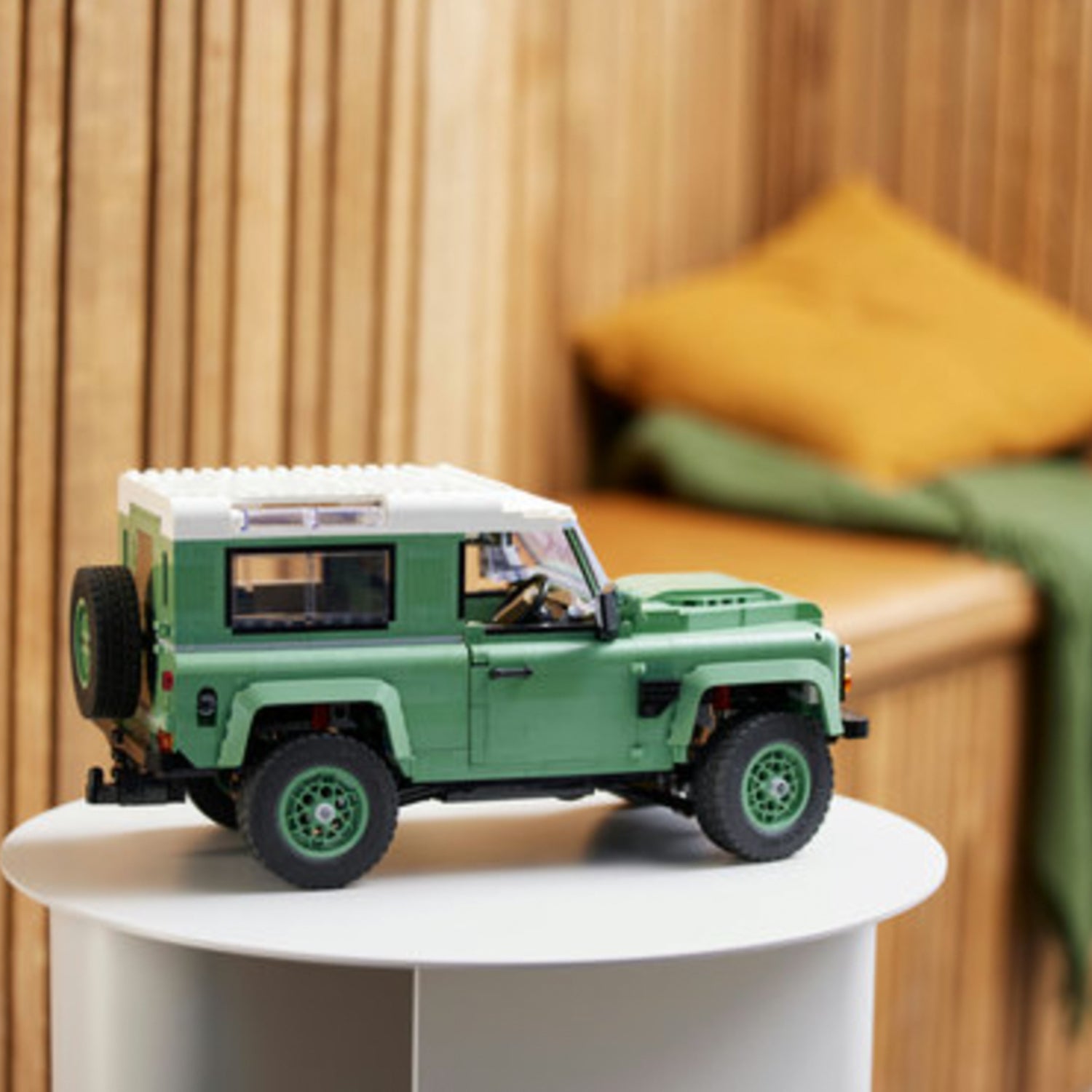 ICONS™ Land Rover Classic Defender 90